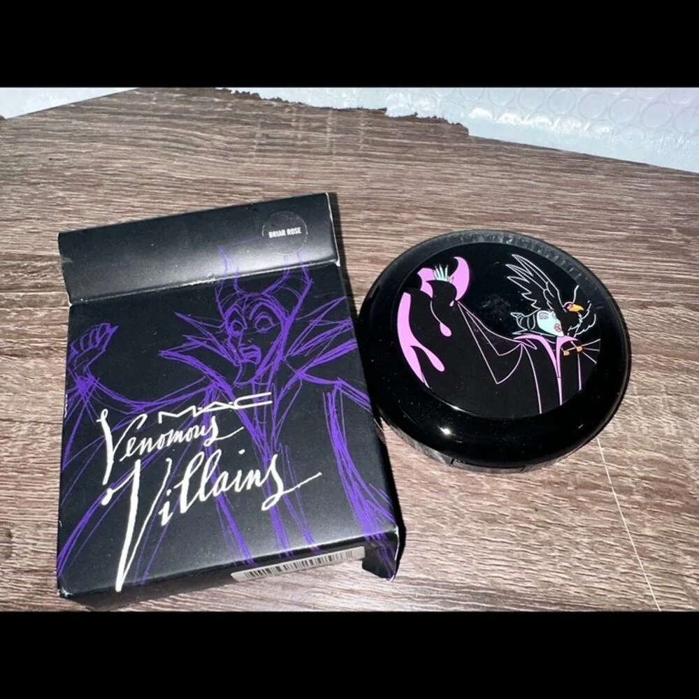 MAC Cosmetics Beauty Powder Blush BRIAR‎ ROSE Disney Venomous Villains Compact